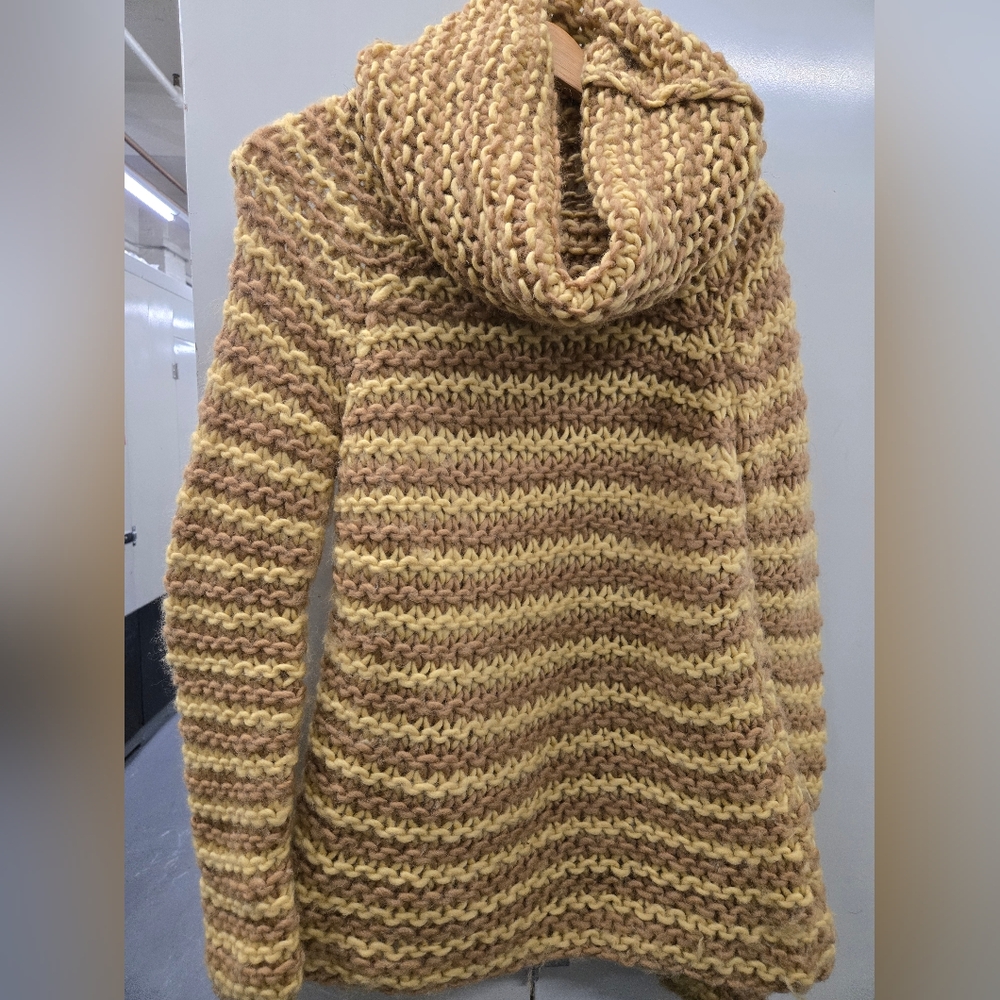 DKNY 100% Wool Chunky Knit Cowneck Sweater SZ M